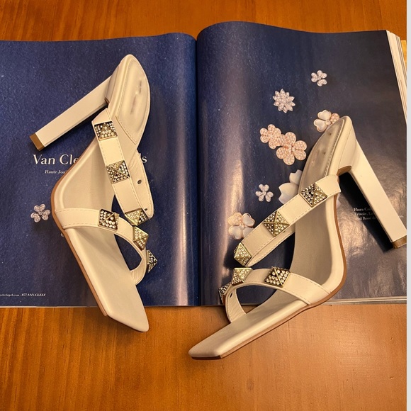 New white studded heels - Picture 4 of 4